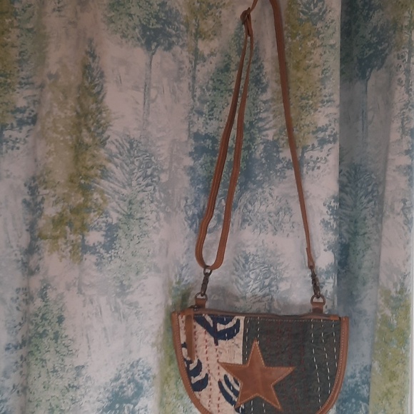 Handmade leather crossbody star purse - Picture 5 of 7